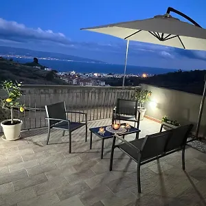 Gardenie Home: Delizioso Villino Vista Mare Appartamento Messina